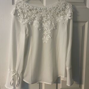 Chic White Floral Lace Women's Blouse